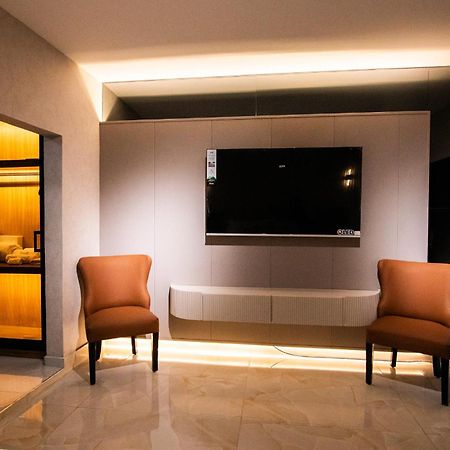 Lovera Hotel ซานติอาโก เด ลอสกาบาเญโรส ภายนอก รูปภาพ
