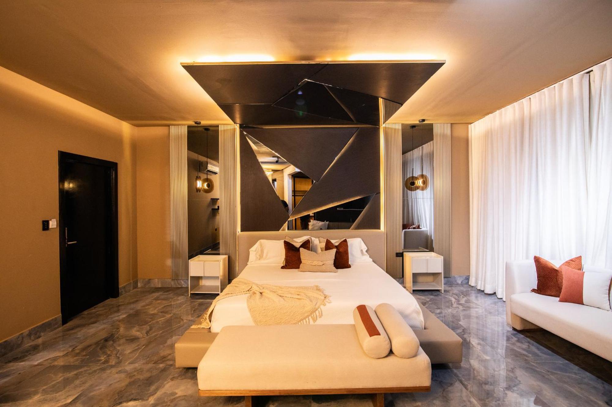 Lovera Hotel ซานติอาโก เด ลอสกาบาเญโรส ภายนอก รูปภาพ